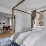 1 Bedroom Downtown Condo Amazing Location*Self Check-In**