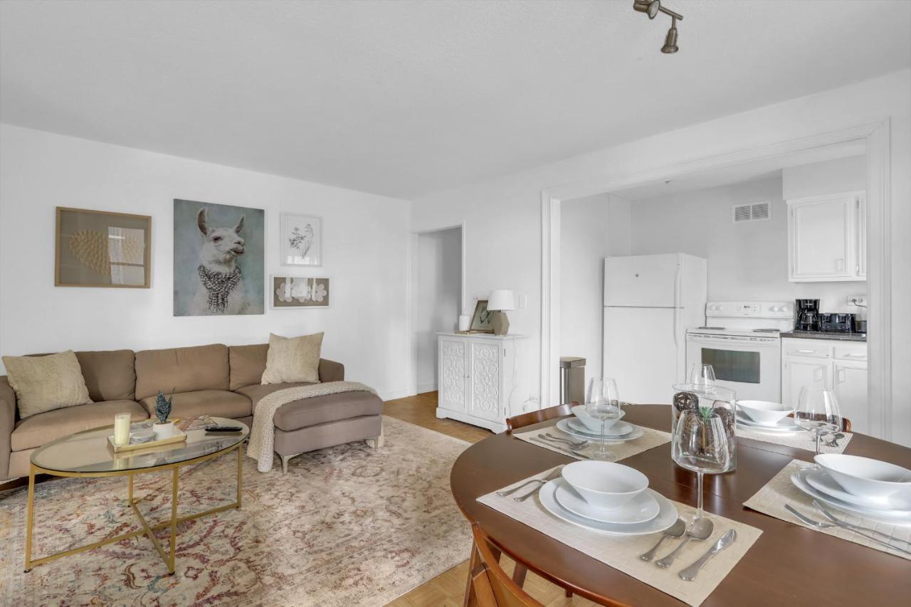 1 Bedroom Downtown Amazing Location*self Check-in** Apartment