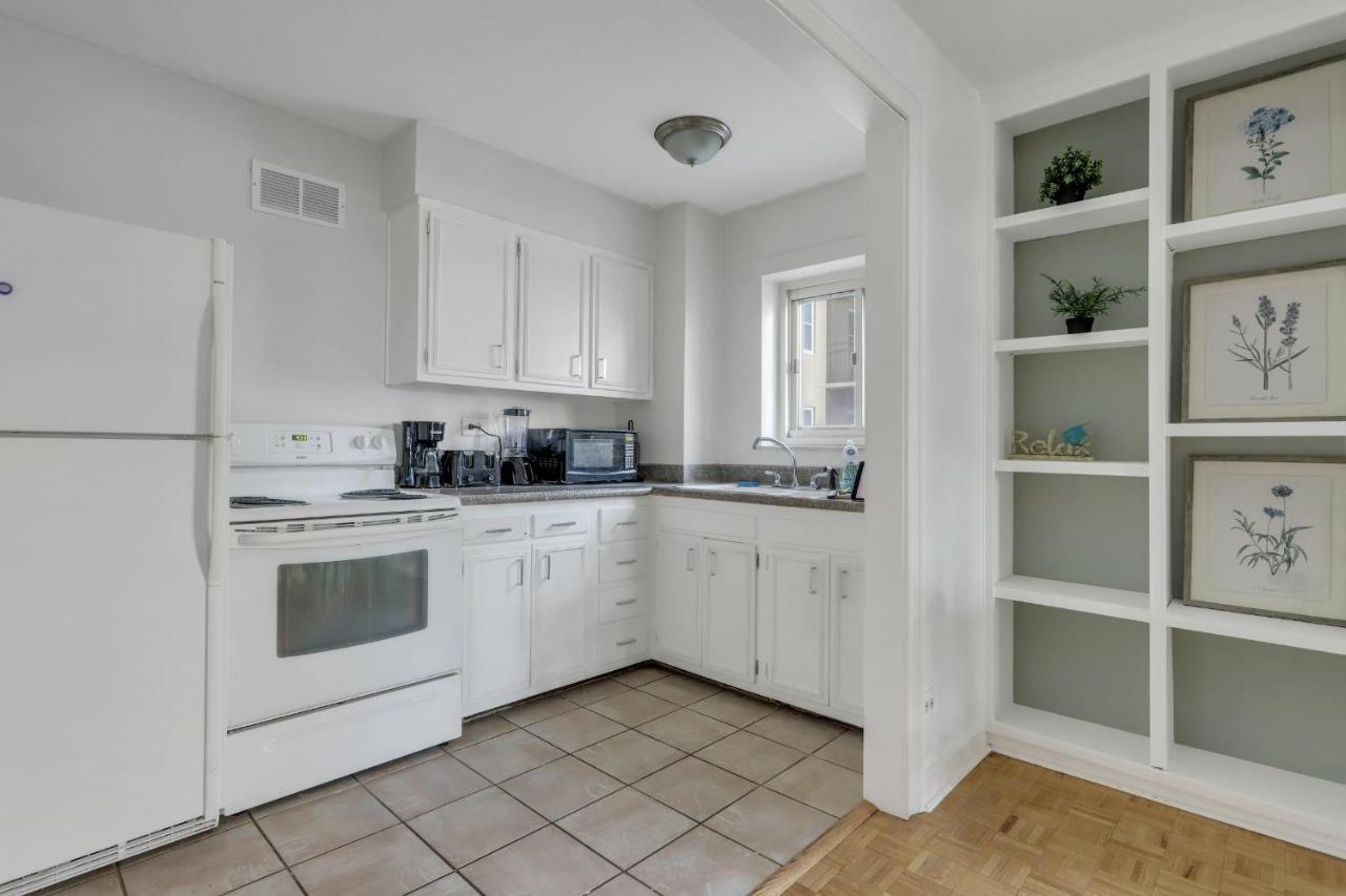 Apartment 1 Bedroom Downtown Amazing Location*self Check-in** *