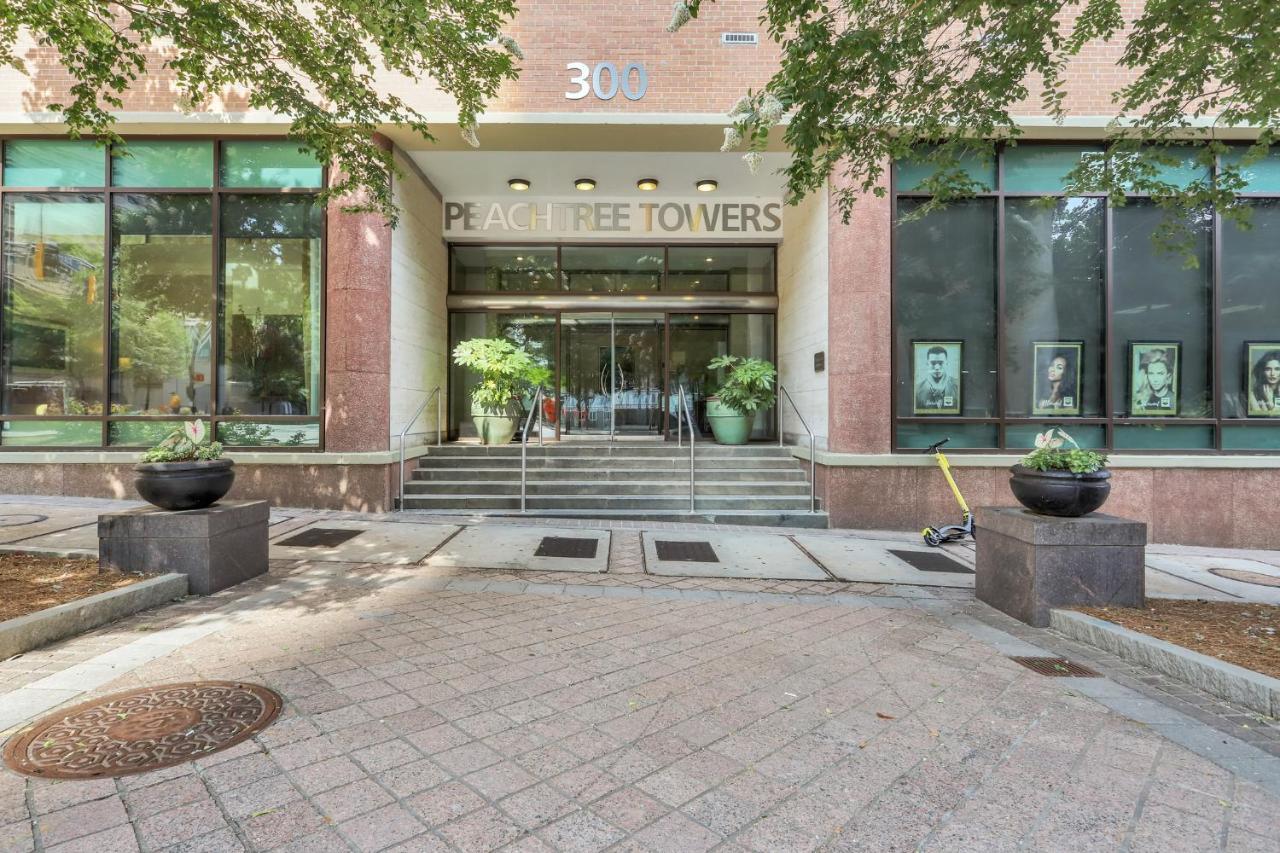 Apartment 1 Bedroom Downtown Amazing Location*self Check-in** Atlanta